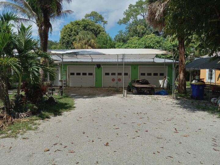 Property Photo: 5820 SE Smith Avenue FL 34997