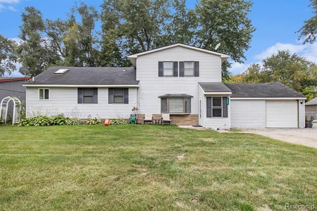 Property Photo:  1904 Viola Drive  MI 48462 