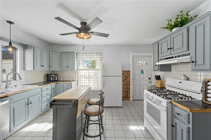 Property Photo:  3 Arnold Avenue  RI 02865 