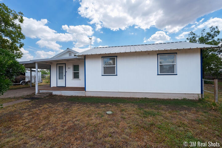 Property Photo:  25 E 41st Street  TX 76903 