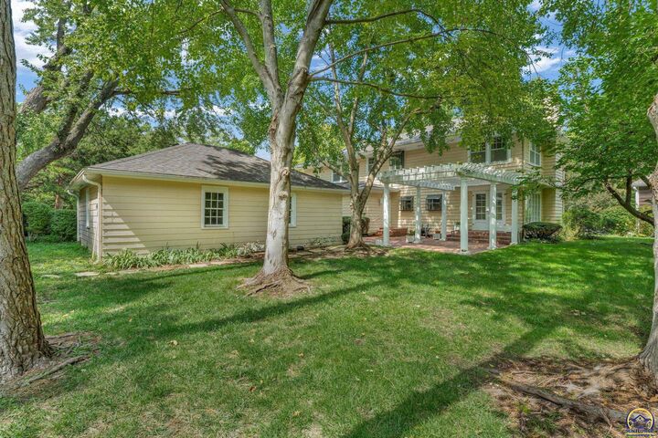 Property Photo: 2 SW Westboro Pl KS 66604