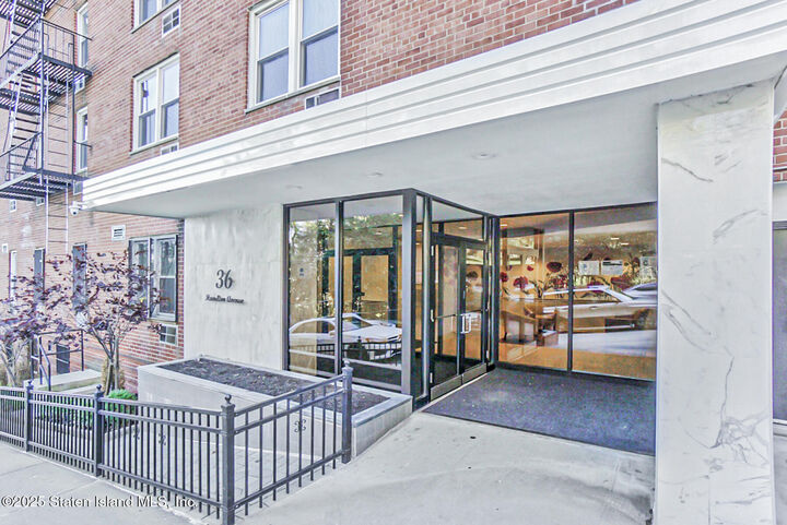 Property Photo: 36 Hamilton Avenue 6H NY 10301