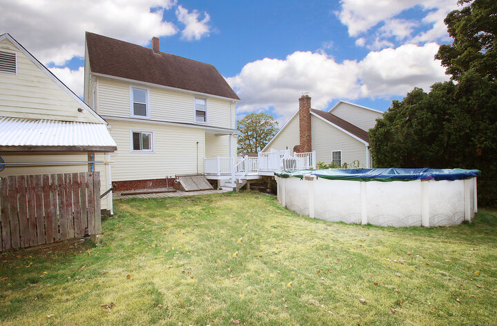 Property Photo:  24 Harrington Street  CT 06451