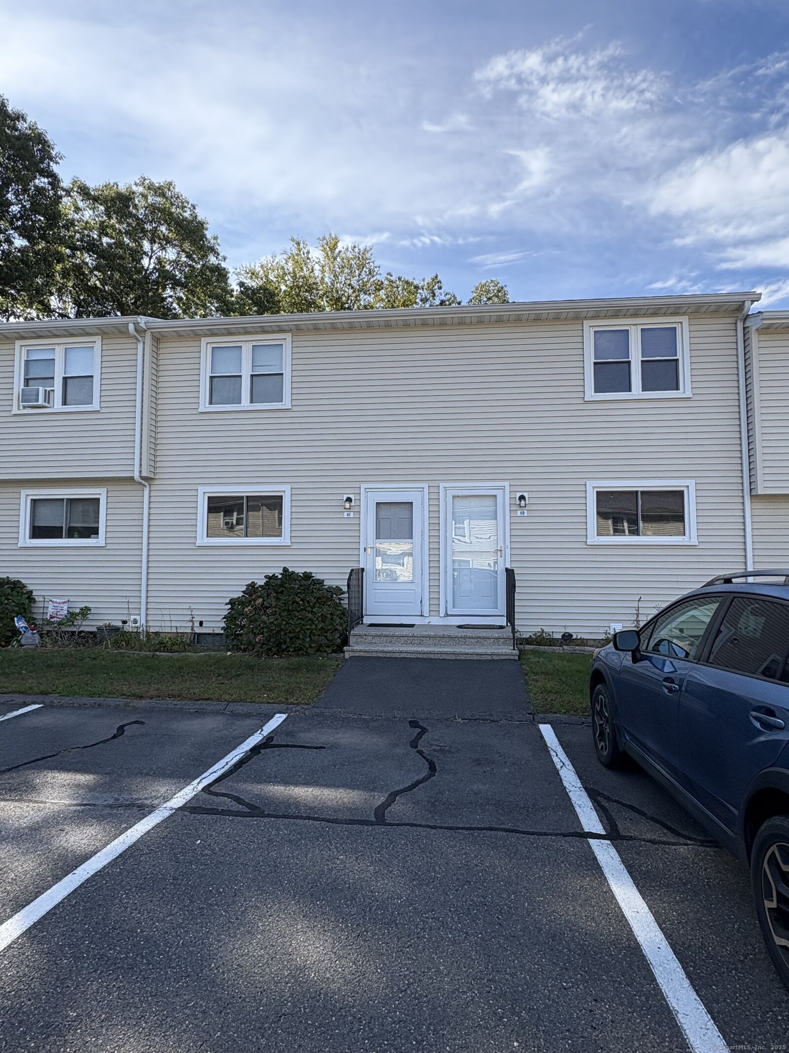 Property Photo:  1081 New Haven Road Apt 4C  CT 06770 