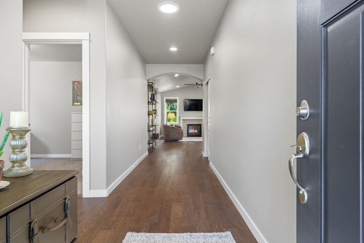 Property Photo:  1417 N Rogue River St  WA 99224 