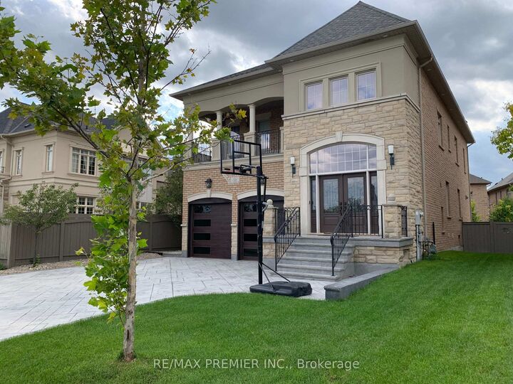Photo de la propriété:  76 Orleans Circle  ON L4H 0V3 