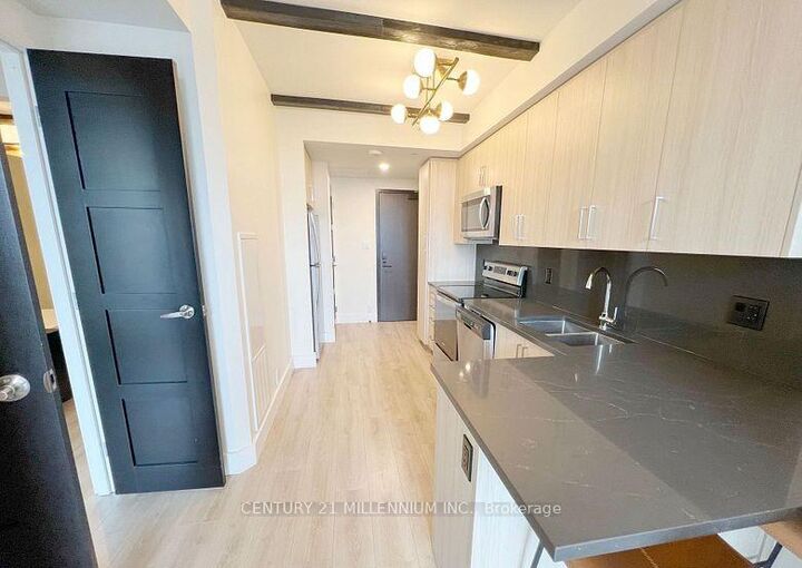 Photo de la propriété:  145 Columbia Street W 1408  ON N2L 3L2 