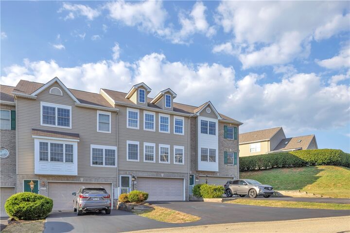 Property Photo: 2002 Ashburn Ct PA 15644