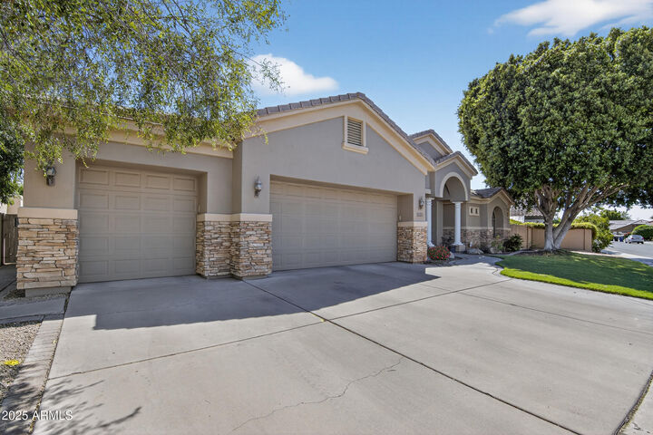 Property Photo:  1333 N Cliffside Drive  AZ 85234 