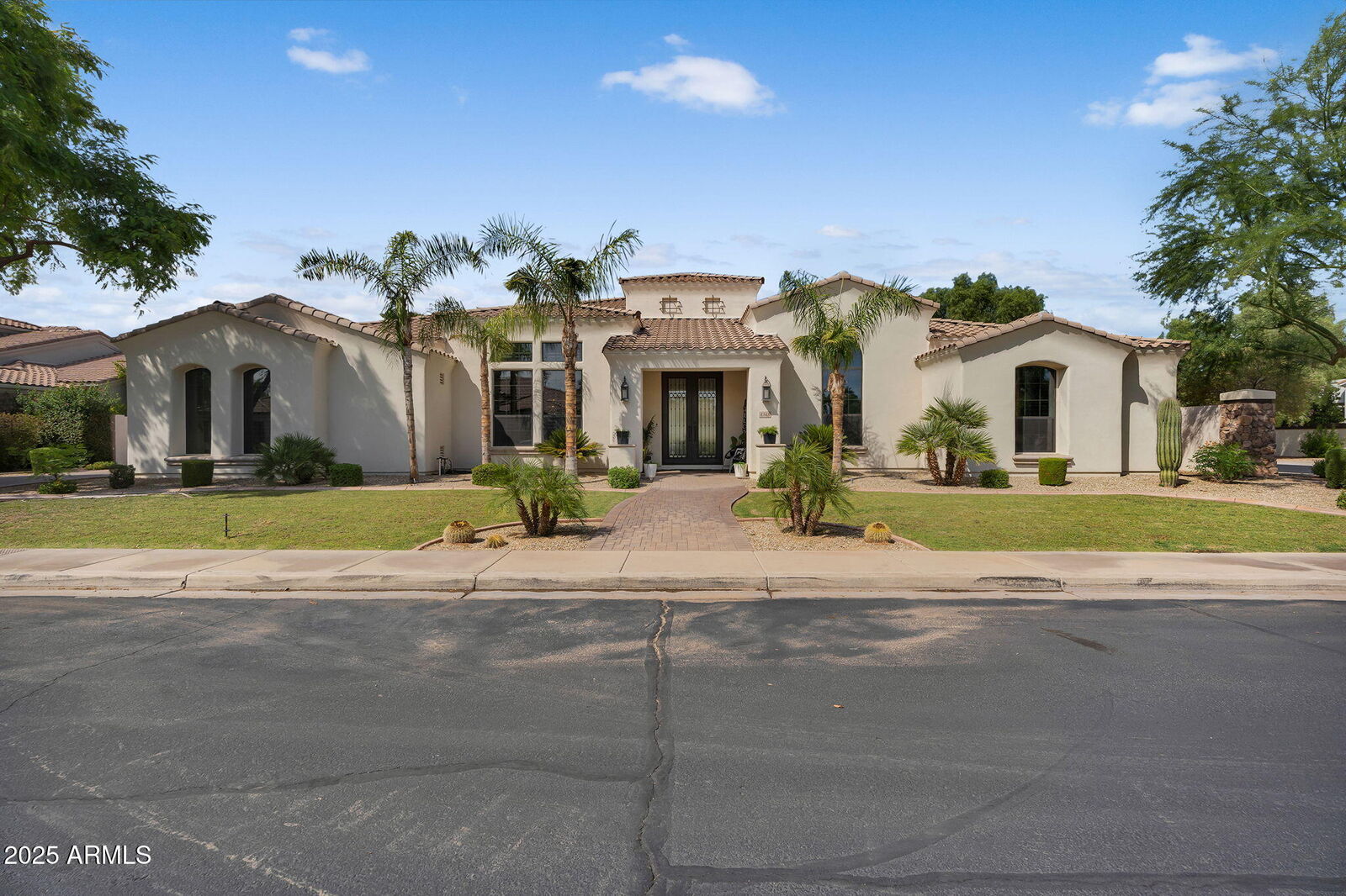Property Photo: 4348 E Scorpio Place AZ 85249