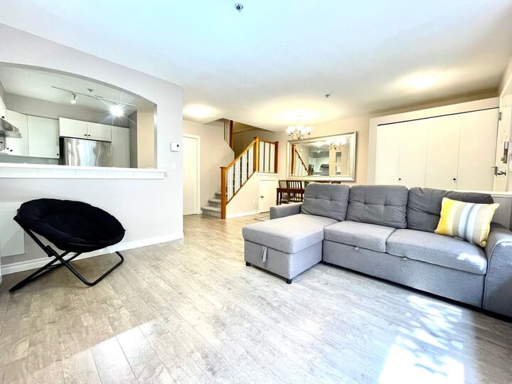 Photo de la propriété:  7128 Stride Avenue 24  BC V3N 1T5 