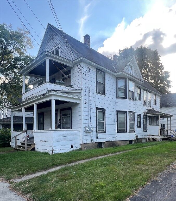 Property Photo:  191 West End Avenue Avenue  NY 13905 