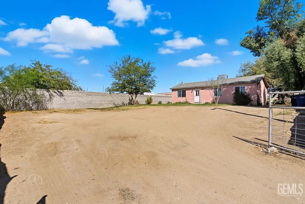 Property Photo:  4221 Roxy Lane  CA 93263 