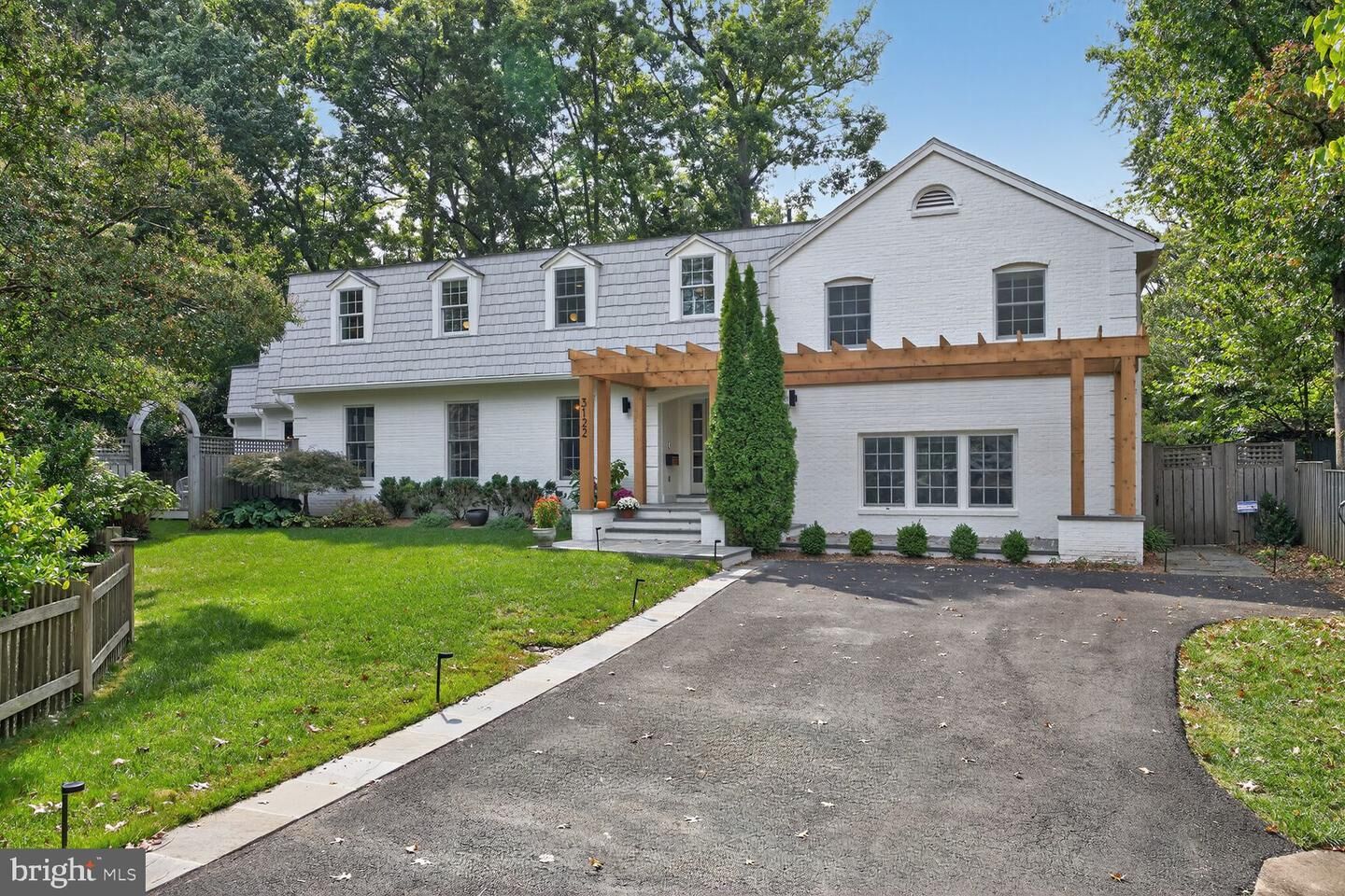 Property Photo: 3122 N Nottingham Street N VA 22207