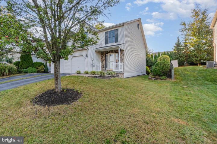Property Photo:  15 Keefer Way  PA 17055 