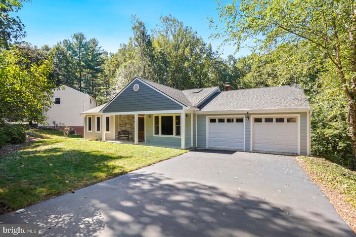 Property Photo:  10411 Adel Road  VA 22124 