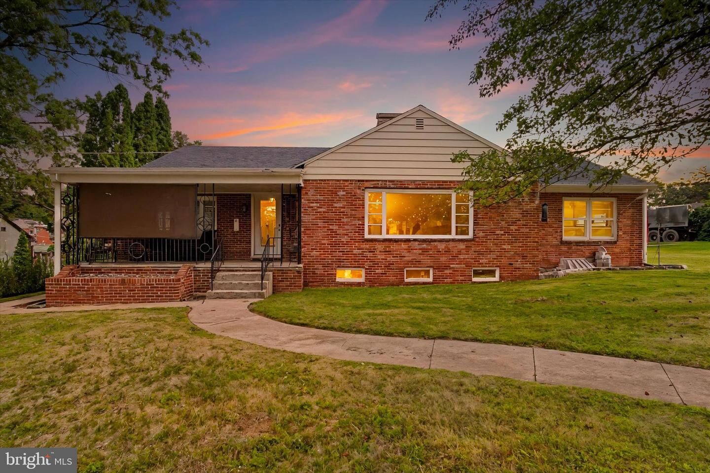 Property Photo:  415 N Main Street  PA 17356