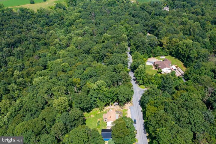 Property Photo: 9 Deer Lane PA 17532