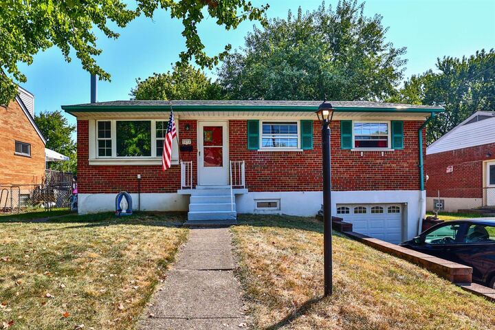 Property Photo: 3252 Greenway OH 45248
