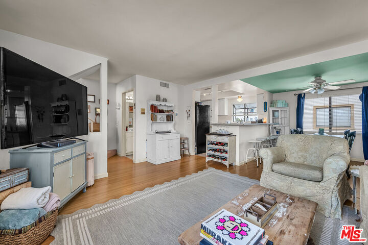 14715 Saticoy St  Van Nuys CA 91405 photo