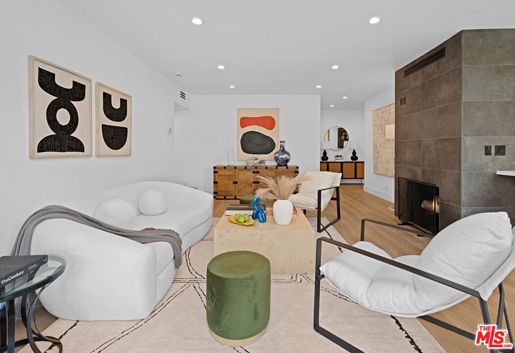 Property Photo: 1010 N Kings Rd CA 90069