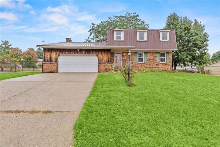 516 Hilltop Drive  Bellefontaine OH 43311 photo