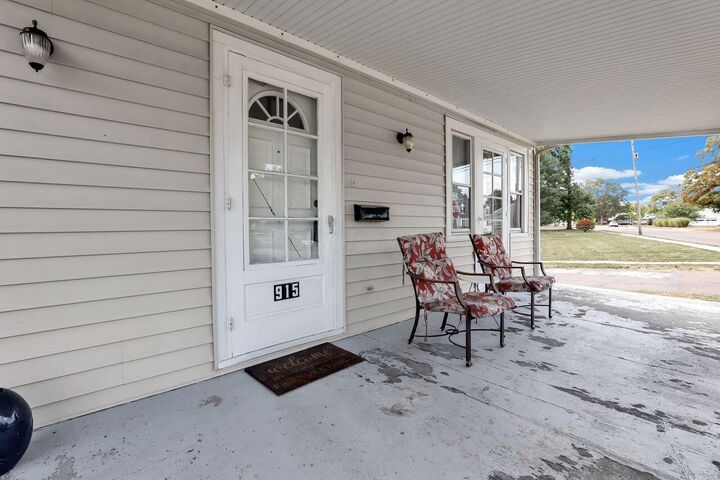 Property Photo: 915 W Main Street OH 43055
