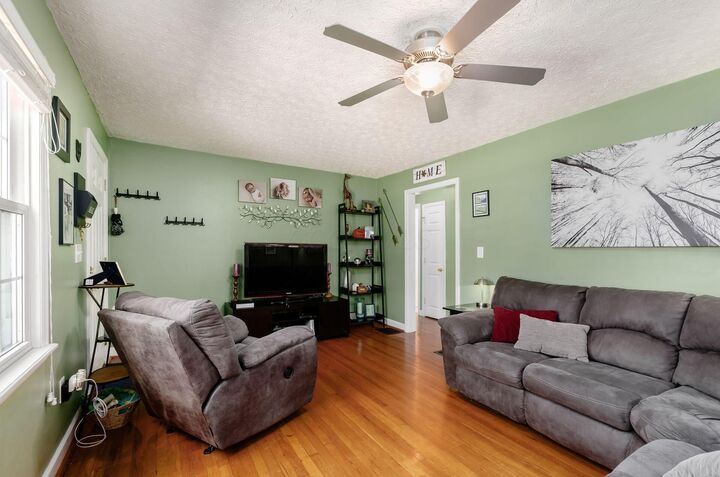Property Photo:  989 Sells Avenue  OH 43212 
