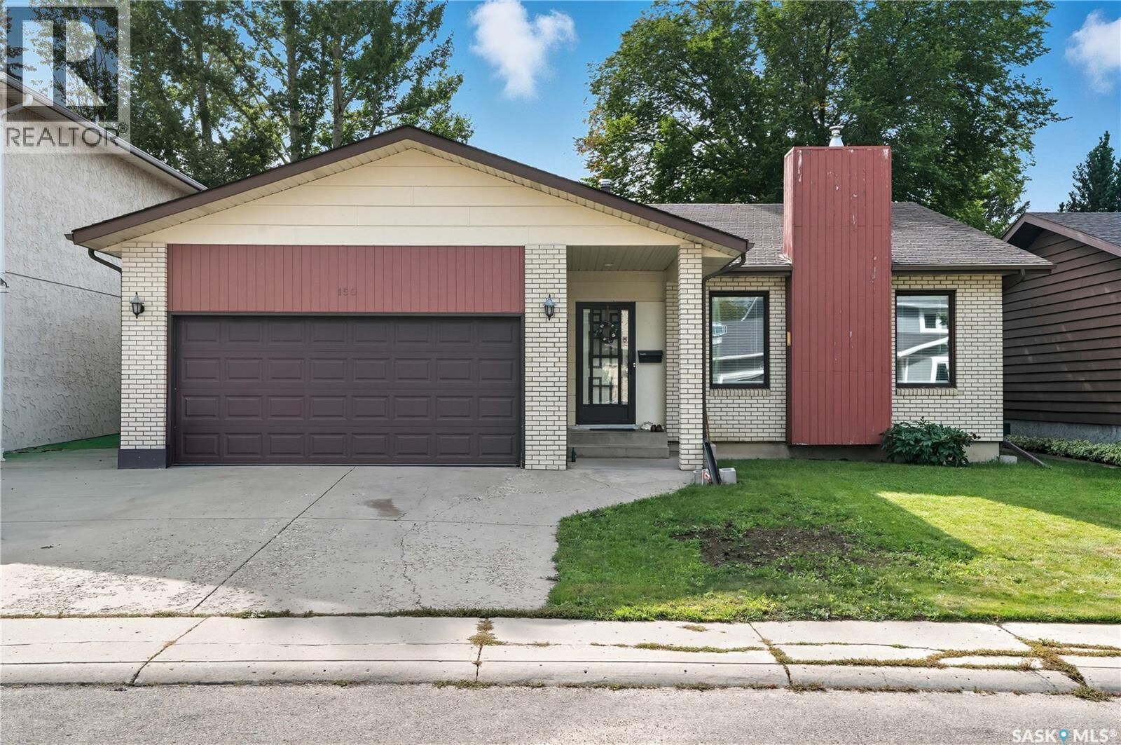Property Photo: 150 Crean Crescent SK S7J 3W8