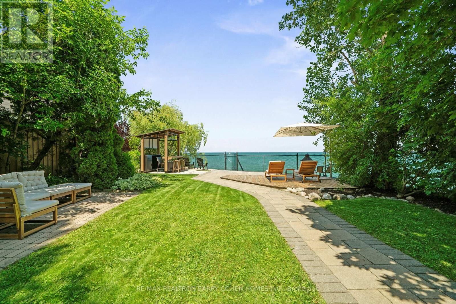 Property Photo: 16 Lakeshore Drive ON L8E 5C6