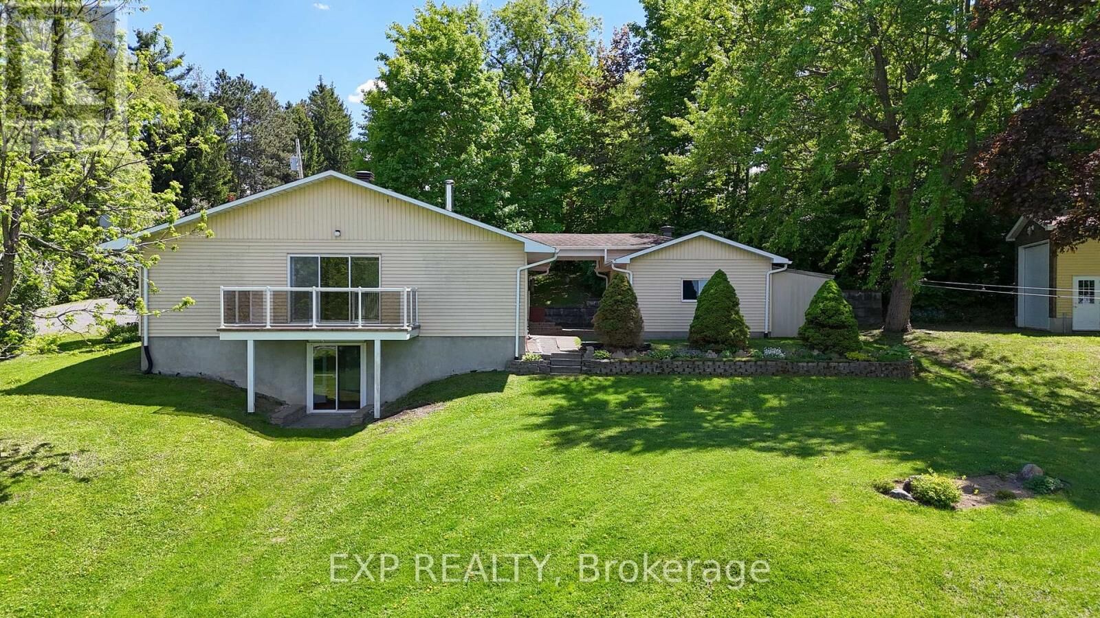 Photo de la propriété:  2577 Regional 174 Road  ON K4C 1E5