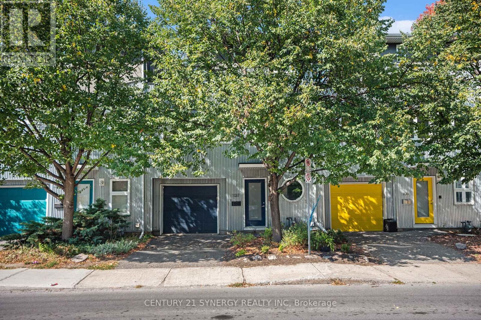 Property Photo:  1137 Gladstone Avenue  ON K1Y 3H4 