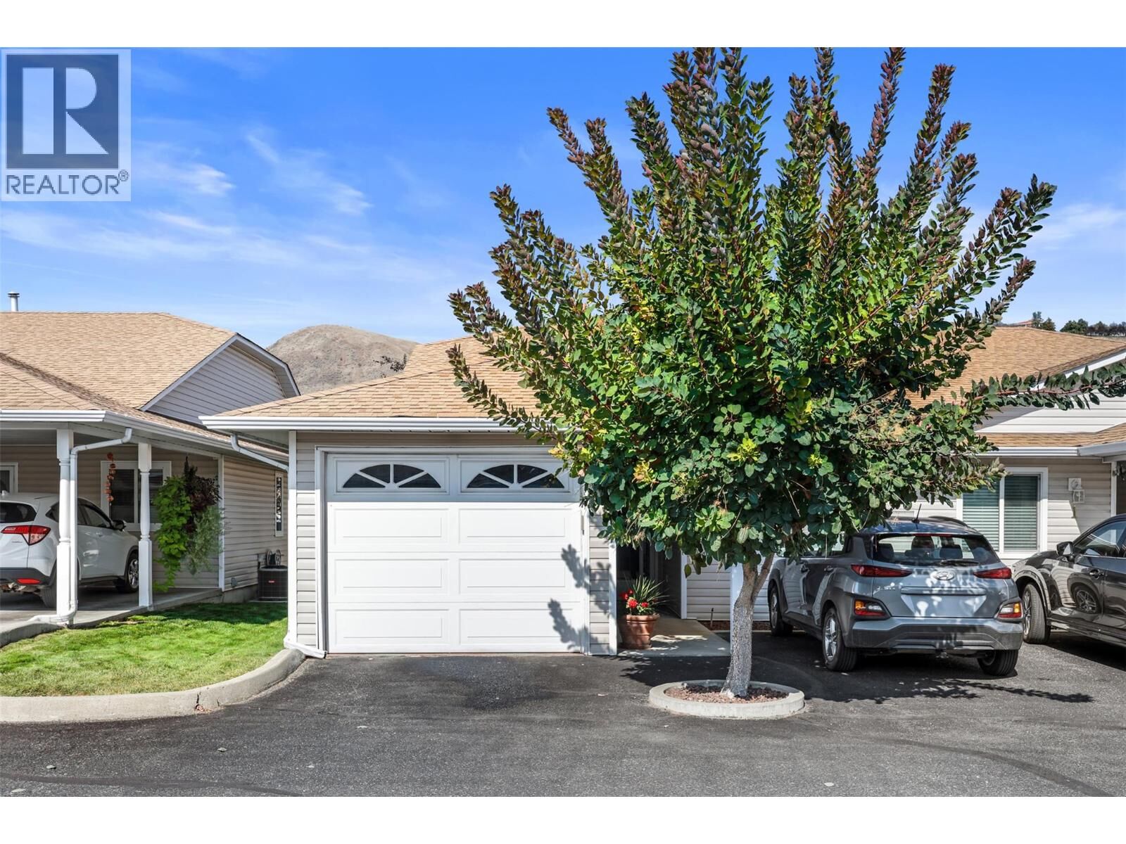 Property Photo: 1195 14th Street 2 BC V2B 8L1