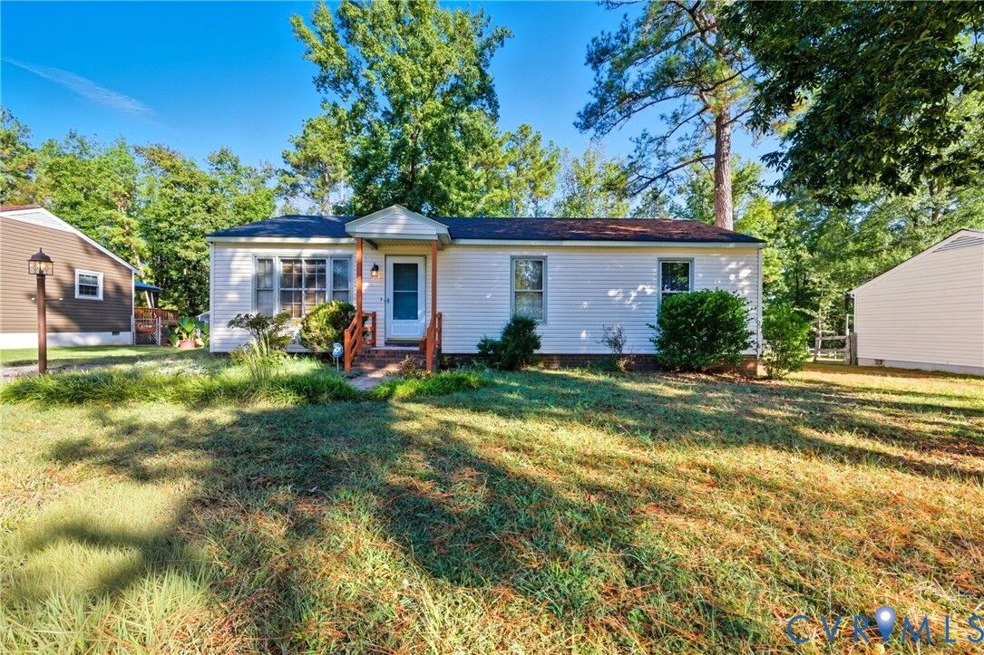 Property Photo:  5606 Retriever Road  VA 23237 