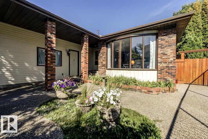 Property Photo:  669 Village Drive  AB T8A 4N2 