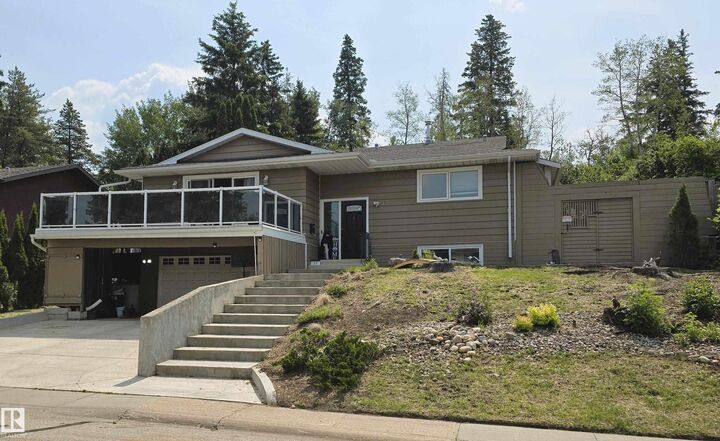 37 Manchester Drive  Sherwood Park AB T8A 0T3 photo