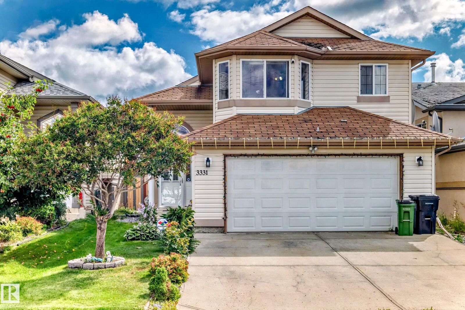 Property Photo:  3331 26 Street NW  AB T6T 1Z4 