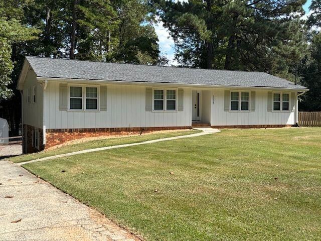 Property Photo:  1015 Castlewood Drive  GA 30189 