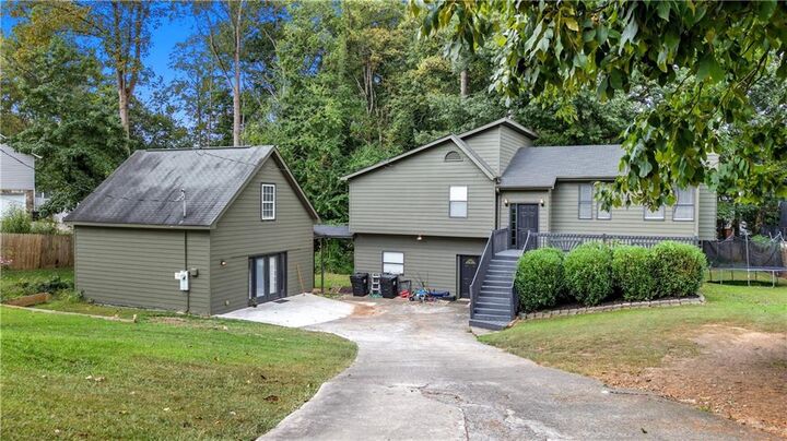Property Photo:  159 W Putnam Ferry Road  GA 30189 