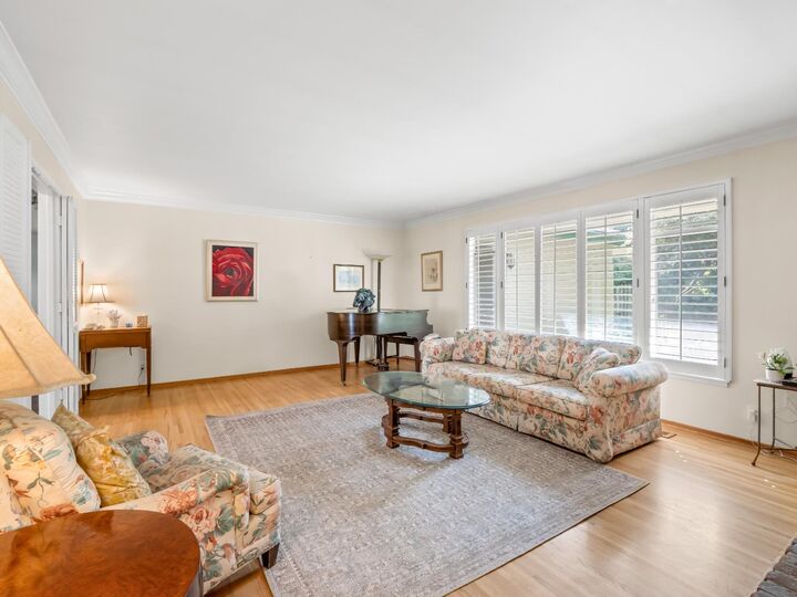 Property Photo:  1486 W Roberts Avenue  CA 93711