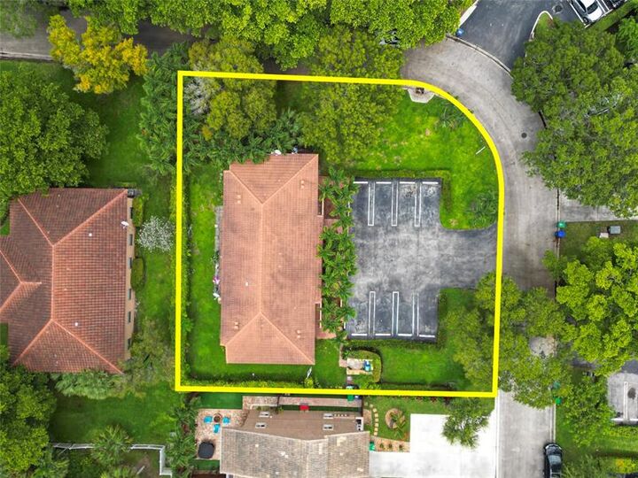 Property Photo: 4280 NW 114th Ter FL 33065