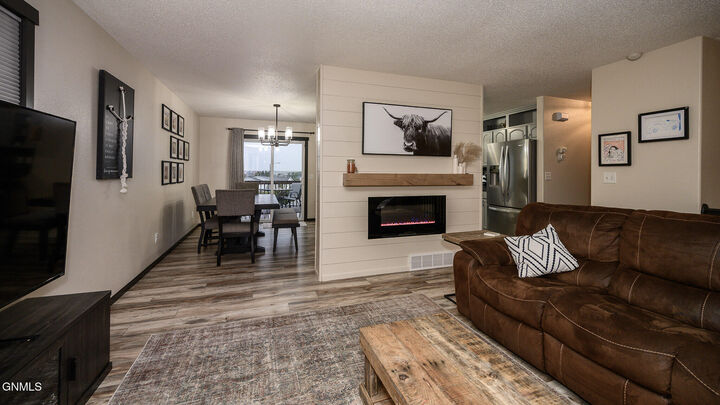 Property Photo: 3201 Roosevelt Drive ND 58503