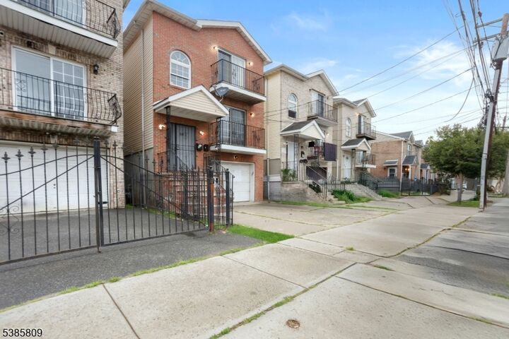 Property Photo:  535 S 18th St  NJ 07103 