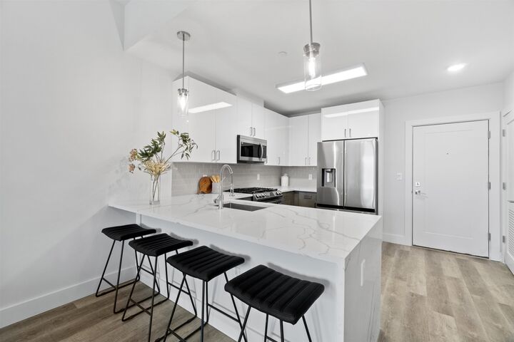 Property Photo:  412 Whiton St 404  NJ 07304 