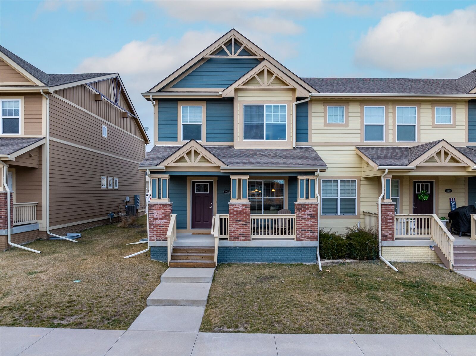 Property Photo: 305 SW Heritage Lane IA 50023