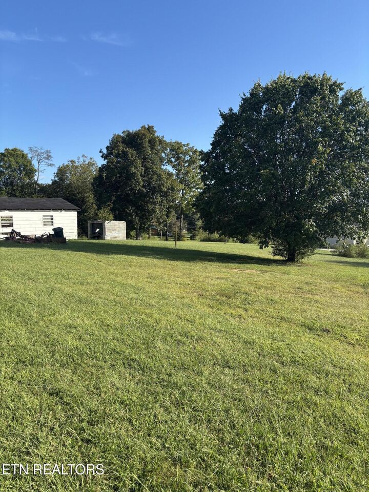 Property Photo:  10728 Mountain Rd  TN 37779 