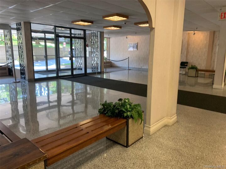 Property Photo: 377 N Broadway 717 NY 10701