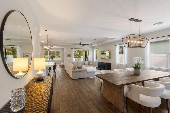 Property Photo: 5163 Asher Court FL 34232