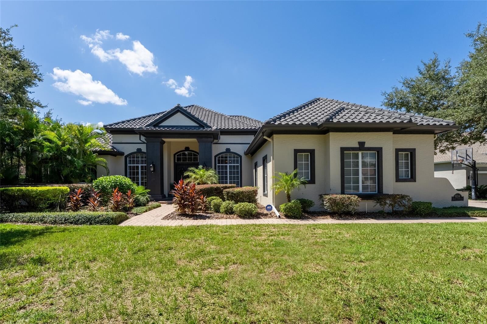 Property Photo:  6134 Keenes Pointe Drive  FL 34786 