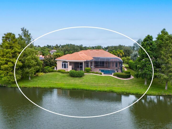 Property Photo:  11452 Savannah Lakes Drive  FL 34219